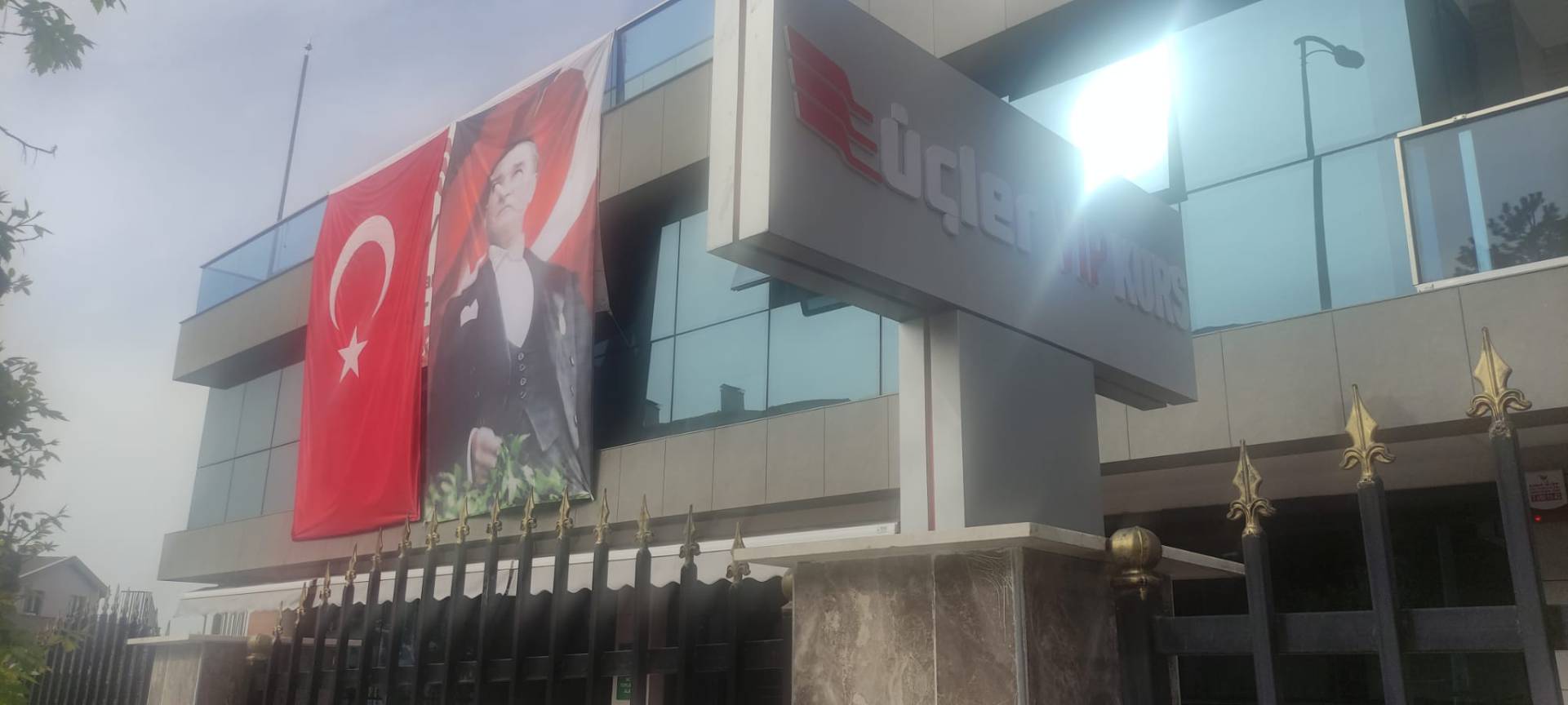 Kurumumuzdan Kareler